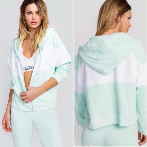 Wildfox Sweaters - Wildfox Essentials mint green white blocked marquis zip hoodie sweater S small